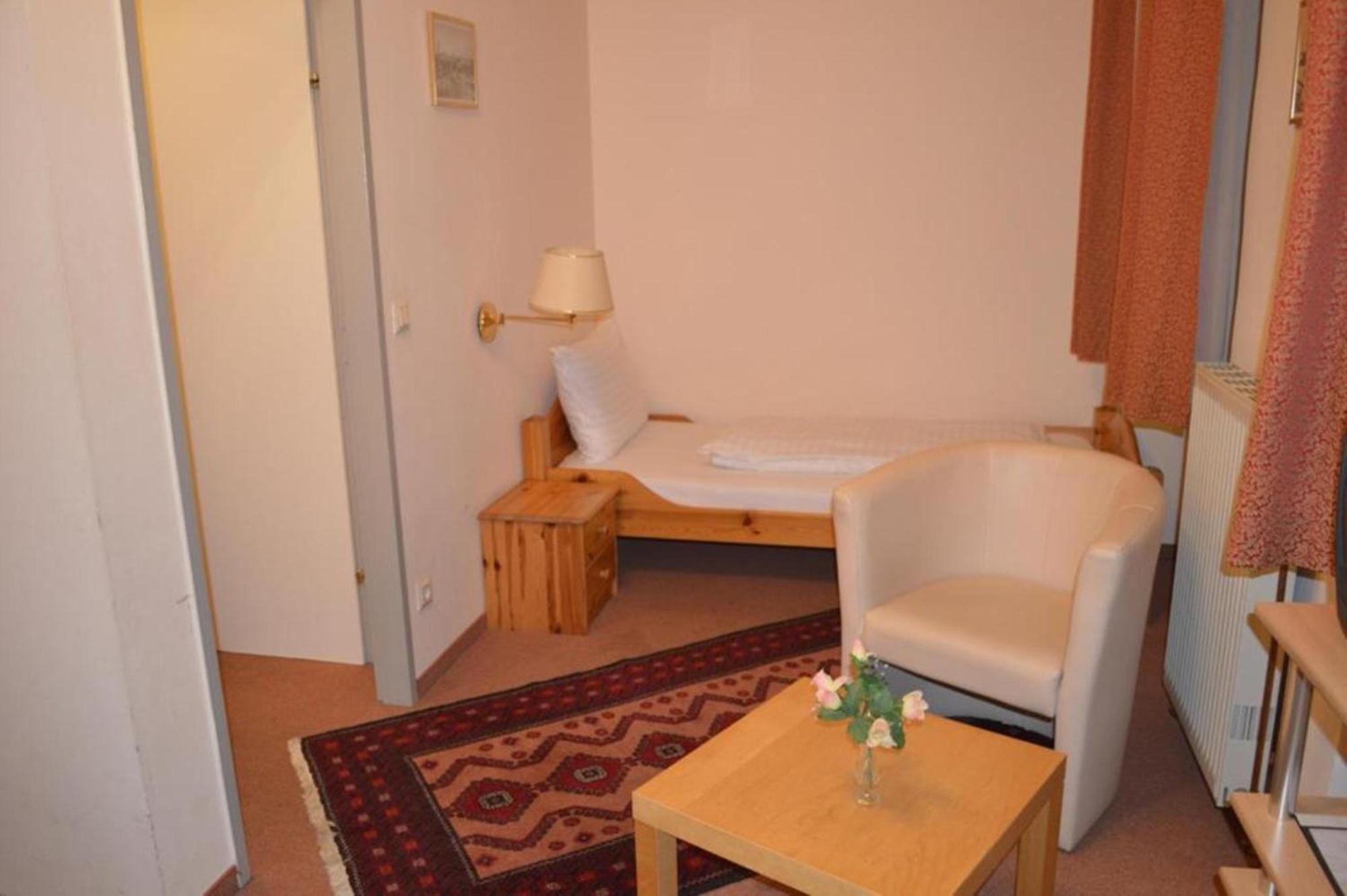 Hotel Pension Walzerstadt Viena Habitación foto